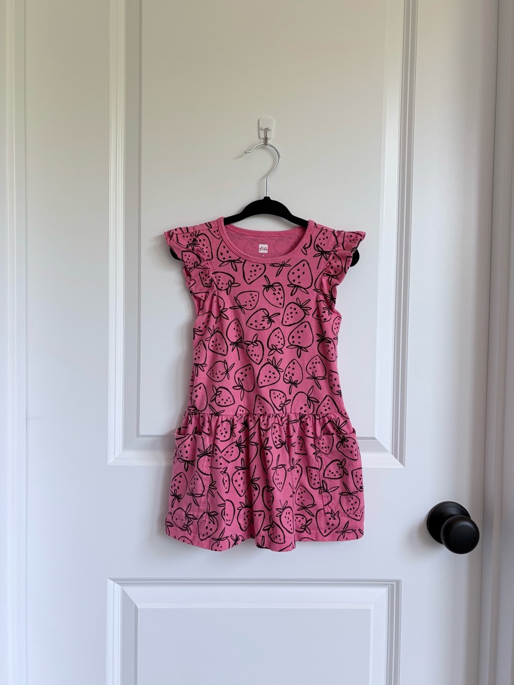 🍓Tea Collection Flutter Sleeve Pocket Dress in Strawberries